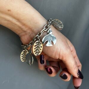 ❄️ 3/$5 Silver-toned Charm Bracelet